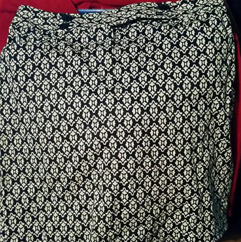 Above knee navy and white skirt